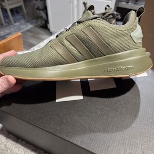 New In Box Adidas Racers Women's And Mens Olive Cloudfoam Shoes Sz Women 9 Men 8